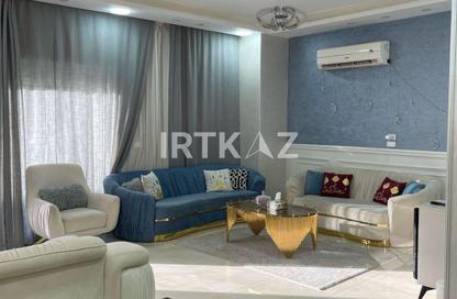 Townhouse - 5 Bedrooms - 4 Bathrooms for sale in Garden Residence - Hyde Park - New Cairo City - Cairo Townhouse - 5 Bedrooms - 4 Bathrooms for sale in Garden Residence - Hyde Park - New Cairo City - Cairo