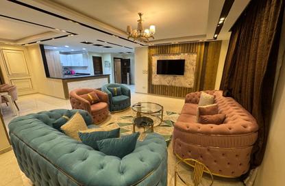 شقة - 3 غرف نوم - 3 حمامات للايجار في شارع الحجاز - المهندسين - الجيزة