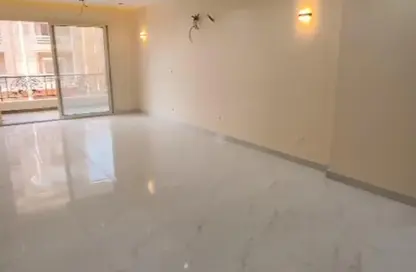 شقة - 3 غرف نوم - 2 حمامات للايجار في اللوتس الجنوبي - حى اللوتس - مدينة القاهرة الجديدة - القاهرة