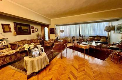 Apartment - 4 Bedrooms - 3 Bathrooms for sale in Nasr St. - Hay El Maadi - Cairo