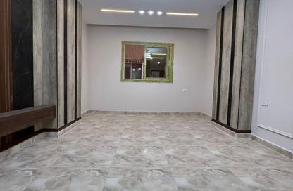 Apartment - 3 Bedrooms - 1 Bathroom for sale in Gate 4 - Mena - Hadayek El Ahram - Giza