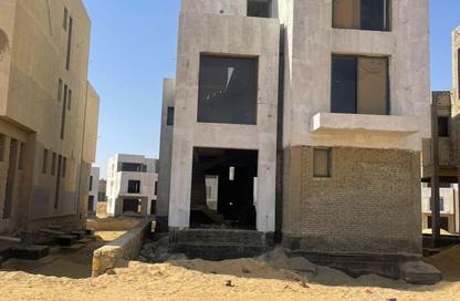 Villa - 4 Bedrooms - 4 Bathrooms for sale in Stei8ht - The 1st Settlement - New Cairo City - Cairo