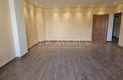 Apartment - 3 - 2 for sale in Ganoob El Acadimia - New Cairo City - Cairo