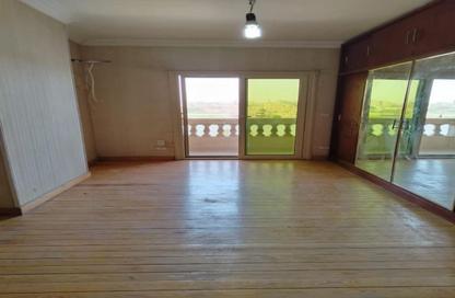 Apartment - 3 Bedrooms - 2 Bathrooms for sale in Cornish El Nile St. - Maadi - Hay El Maadi - Cairo