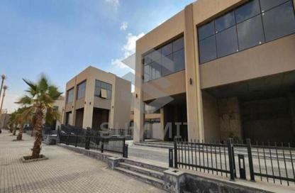 محل تجاري - استوديو للبيع في كمبوند فيلدج جاردن القطامية - كمبوندات التجمع الخامس - التجمع الخامس - مدينة القاهرة الجديدة - القاهرة