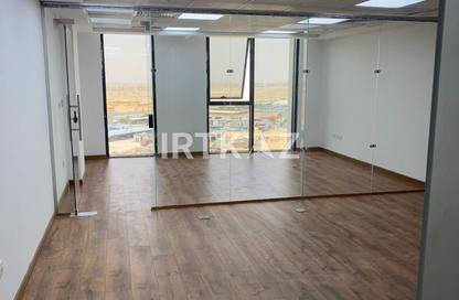 Office Space - Studio - 1 for rent in Hyde Park Business District Mall - South Teseen St. - The 5th Settlement - New Cairo City - Cairo