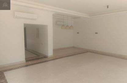 فيلا - 3 - 4 للايجار في نيو جيزة - طريق مصر اسكندرية الصحراوي - مدينة 6 أكتوبر - الجيزة