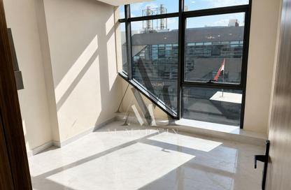 Office Space - Studio - 3 Bathrooms for rent in The Gate Plaza Mall - 10th District - Sheikh Zayed City - Giza Office Space - Studio - 3 Bathrooms for rent in The Gate Plaza Mall - 10th District - Sheikh Zayed City - Giza