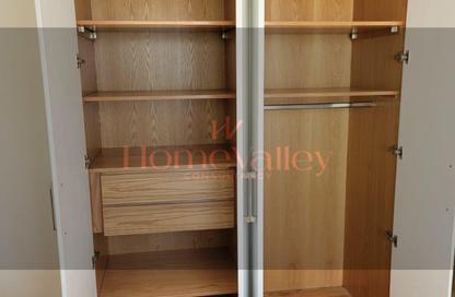 شقة - 2 غرف نوم - 3 حمامات للايجار في أو ويست - كمبوندات 6 أكتوبر - مدينة 6 أكتوبر - الجيزة
