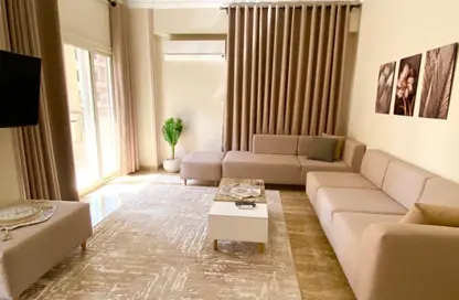 Apartment - 3 Bedrooms - 2 Bathrooms for rent in Mostashareen - North Investors Area - New Cairo City - Cairo