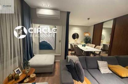 Apartment - 2 Bedrooms - 2 Bathrooms for sale in Palm Hills Village Gate - South Investors Area - New Cairo City - Cairo