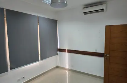 مساحات مكتبية - 3 غرف نوم - 1 حمام للايجار في كارجو مول - شارع الشباب - الشيخ زايد - الجيزة