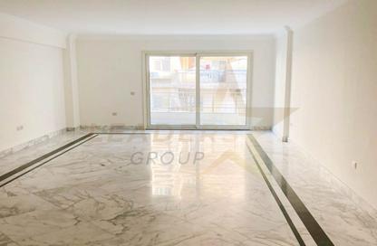 Apartment - 3 Bedrooms - 3 Bathrooms for rent in Abo Qir St - Laurent - Hay Sharq - Alexandria