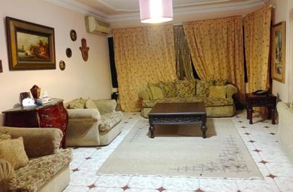 Apartment - 2 Bedrooms - 2 Bathrooms for rent in Ard El Golf - Heliopolis - Masr El Gedida - Cairo