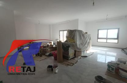 Apartment - 3 Bedrooms - 2 Bathrooms for rent in Area A - Ganoob El Acadimia - New Cairo City - Cairo
