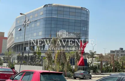 Office Space - 3 Bedrooms - 1 Bathroom for rent in Concord Plaza - South Investors Area - New Cairo City - Cairo
