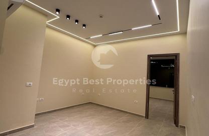 Office Space - Studio - 1 Bathroom for rent in South Gate Mall - South Teseen St. - The 5th Settlement - New Cairo City - Cairo