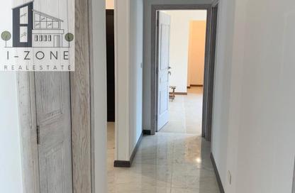 Apartment - 3 Bedrooms - 4 Bathrooms for sale in Eastown - 5th Settlement Compounds - The 5th Settlement - New Cairo City - Cairo
