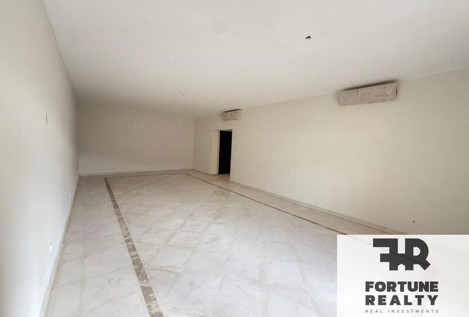 74048245 - Property Image 3