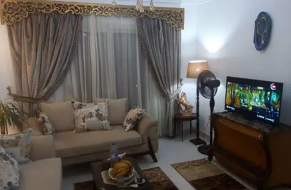 Apartment - 3 Bedrooms - 1 Bathroom for rent in Gardenia City Compound Nasr City - Zahraa Madinat Nasr - Nasr City - Cairo