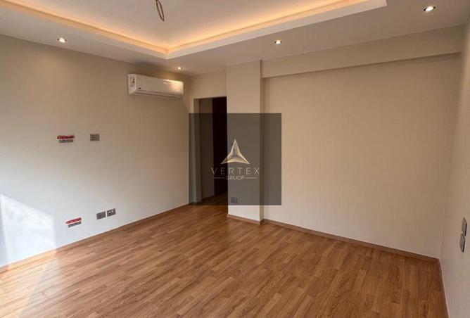 104048535 - Property Image 3