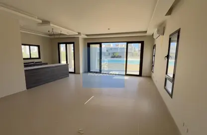 فيلا - 3 غرف نوم - 3 حمامات للبيع في أزهى - العين السخنة - السويس