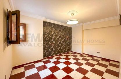 Apartment - 2 Bedrooms - 1 Bathroom for sale in Fleming - Hay Sharq - Alexandria Apartment - 2 Bedrooms - 1 Bathroom for sale in Fleming - Hay Sharq - Alexandria