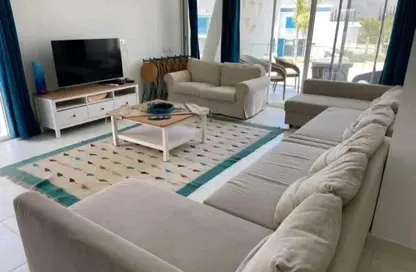 Apartment - 3 Bedrooms - 3 Bathrooms for sale in Royal City - Sheikh Zayed Compounds - Sheikh Zayed City - Giza