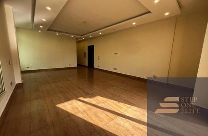 Apartment - 3 - 2 for sale in Eastmain New Cairo - 5th Settlement Compounds - The 5th Settlement - New Cairo City - Cairo