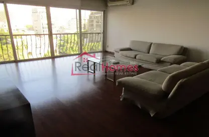 شقة - 3 غرف نوم - 2 حمامات للايجار في شارع العزيز عثمان - الزمالك - القاهرة