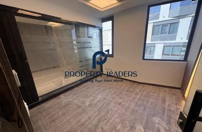 Office Space - Studio - 4 Bathrooms for rent in The portal - Beverly Hills - Sheikh Zayed Compounds - Sheikh Zayed City - Giza