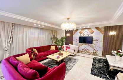 Apartment - 5 Bedrooms - 3 Bathrooms for sale in Smouha - Hay Sharq - Alexandria