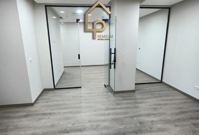 82101705 - Property Image 3