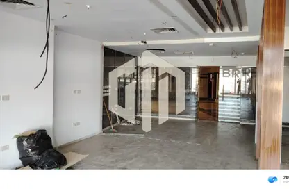 محل تجاري - استوديو - 1 حمام للايجار في شارع التسعين الجنوبي - التجمع الخامس - مدينة القاهرة الجديدة - القاهرة