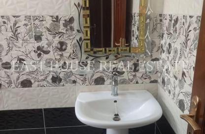 Apartment - 3 Bedrooms - 2 Bathrooms for rent in Ganoob El Acadimia - New Cairo City - Cairo