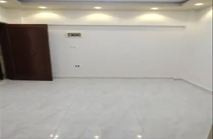 Apartment - 2 Bedrooms - 1 Bathroom for sale in Sheikh Zayed City - Giza