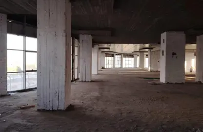 محل تجاري - استوديو - 1 حمام للايجار في شارع مجمع البنوك - شارع التسعين الجنوبي - التجمع الخامس - مدينة القاهرة الجديدة - القاهرة