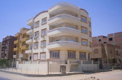 بناية كاملة - 8 غرف نوم - 8 حمامات للبيع في ميدان واحة الريحان - حدائق اكتوبر - مدينة 6 أكتوبر - الجيزة