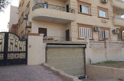 بناية كاملة - 8 غرف نوم - 8 حمامات للبيع في ميدان واحة الريحان - حدائق اكتوبر - مدينة 6 أكتوبر - الجيزة