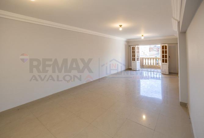 98832349 - Property Image 2