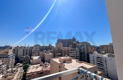شقة - 3 غرف نوم - 2 حمامات للبيع في شارع عبد المنعم الدليل - ثروت - حي شرق - الاسكندرية