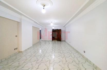 Apartment - 3 Bedrooms - 2 Bathrooms for sale in Al Fath St. - Janaklees - Hay Sharq - Alexandria