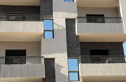 Apartment - 3 Bedrooms - 2 Bathrooms for sale in Al Nawadi St - Hadayek October - 6 October City - Giza