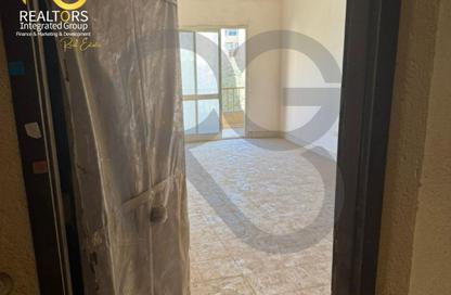Apartment - 2 Bedrooms - 1 Bathroom for sale in Al Mostakbal - 12th District - Sheikh Zayed City - Giza