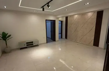 شقة - 3 غرف نوم - 2 حمامات للبيع في الحي الثالث - مدينة 6 أكتوبر - الجيزة