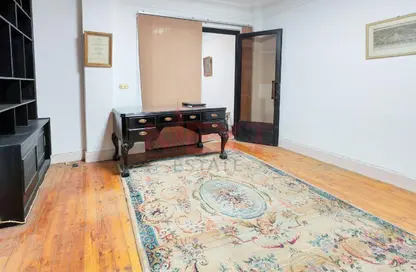 شقة - 3 غرف نوم - 1 حمام للبيع في جليم - حي شرق - الاسكندرية