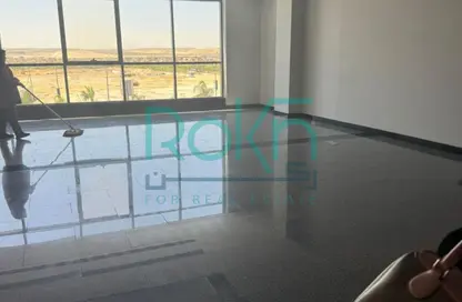 عيادة - 2 غرف نوم - 2 حمامات للايجار في هالتاون - مدينة 6 أكتوبر - الجيزة