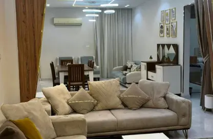 شقة - 3 غرف نوم - 3 حمامات للايجار في شارع الأخشيد - الروضة - حي المنيل - القاهرة