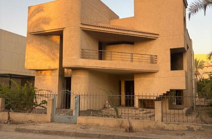 Villa - 5 - 4 for sale in Wadi El Misk - El Shorouk Compounds - Shorouk City - Cairo