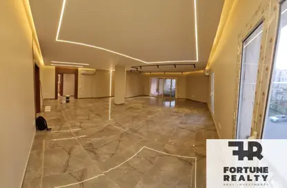 Apartment - 3 Bedrooms - 4 Bathrooms for sale in Mountain View Hyde Park - 5th Settlement Compounds - The 5th Settlement - New Cairo City - Cairo